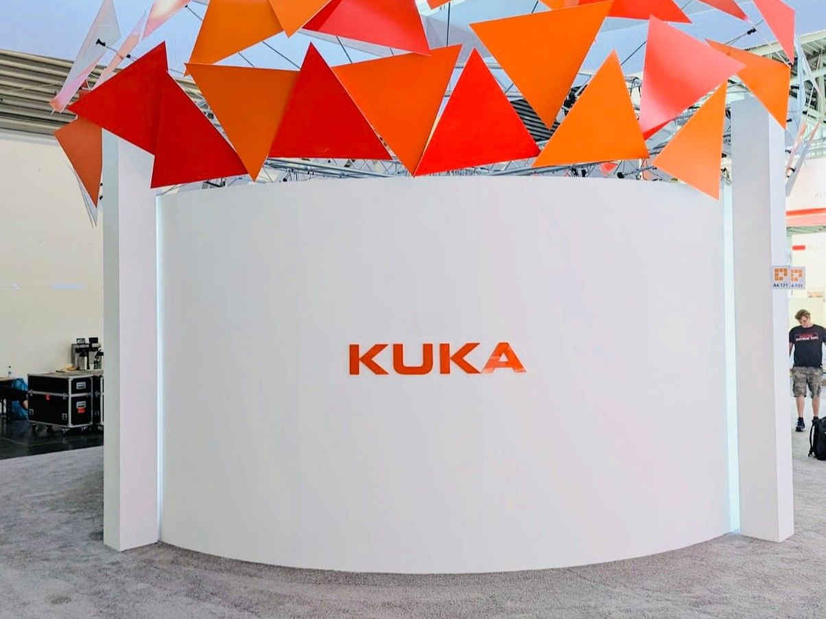 Modular and mobile 360° cinema for KUKA AG